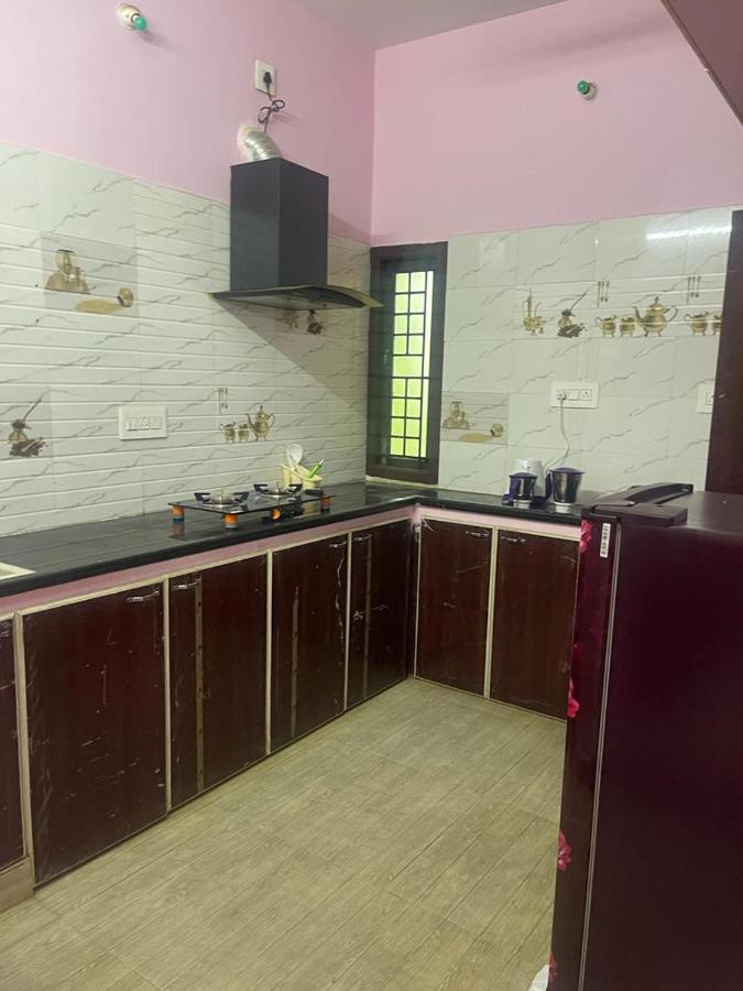 White Home Service Apartment 2Bhk Madurai Luaran gambar