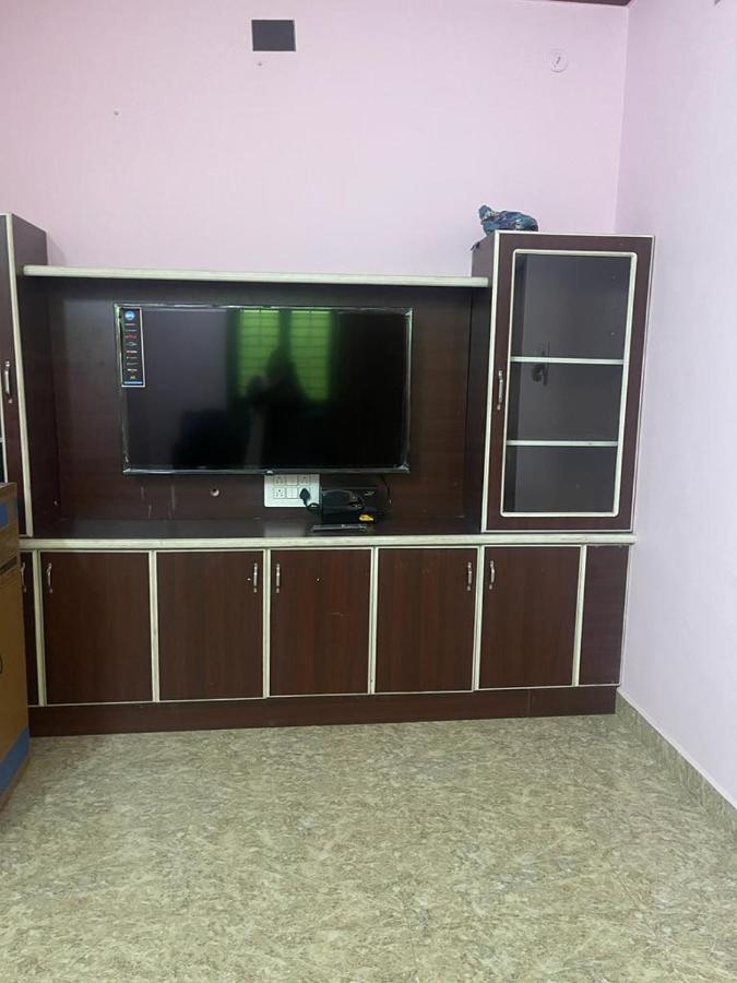 White Home Service Apartment 2Bhk Madurai Luaran gambar