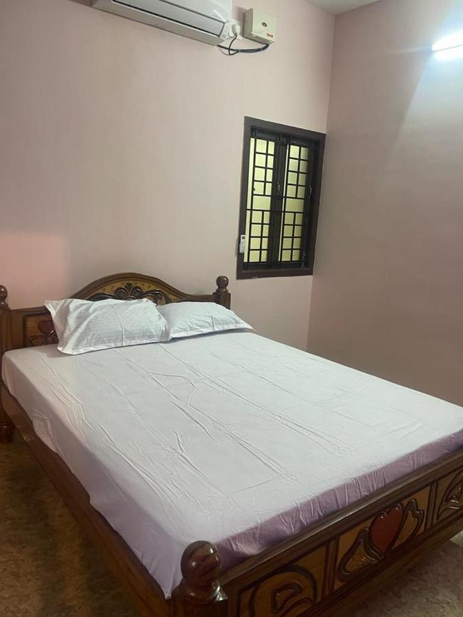 White Home Service Apartment 2Bhk Madurai Luaran gambar